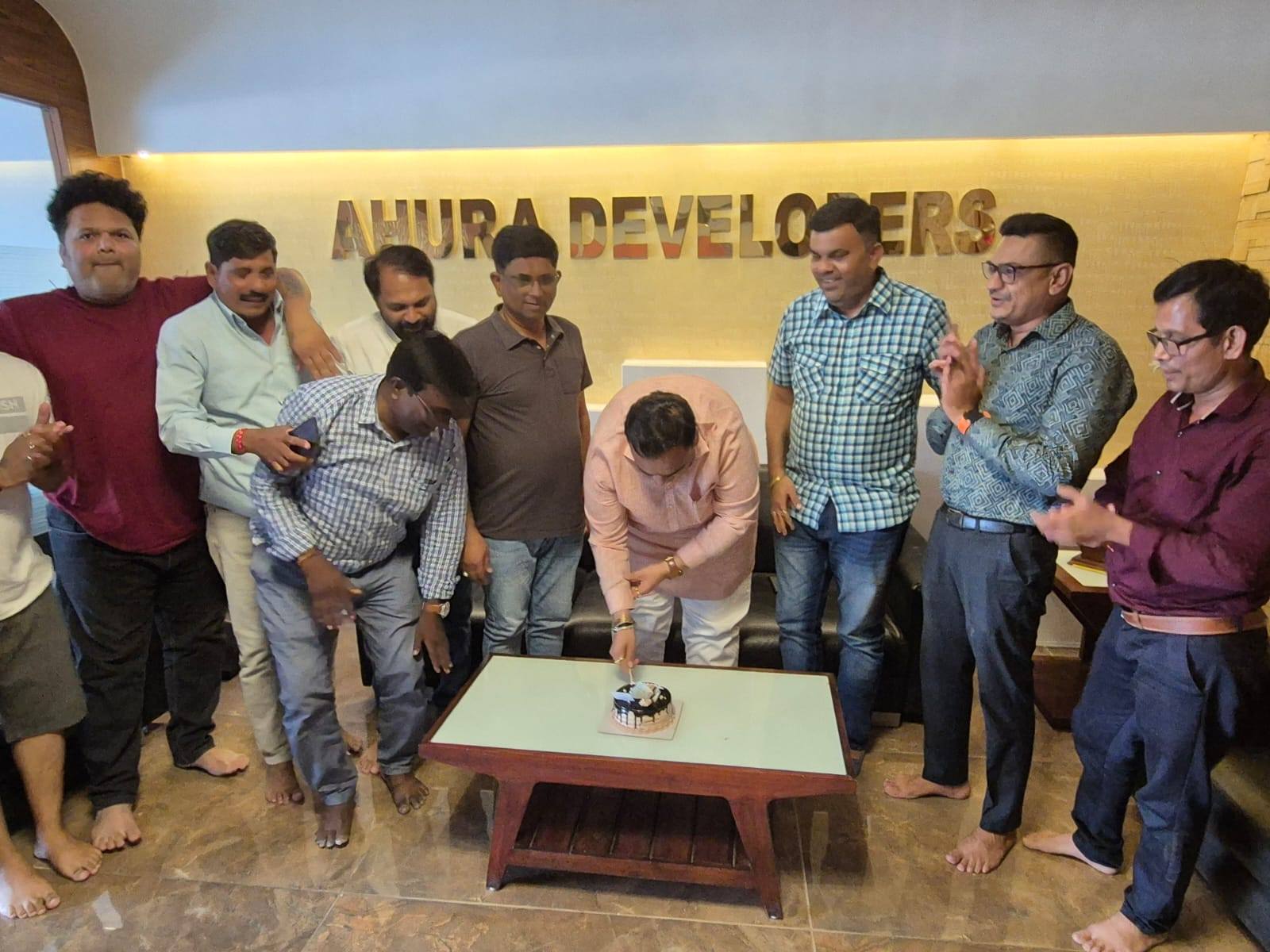 તા.૨૧-૦૪-૨૦૨૫ ના રોજ મારા જન્મદિવસ પર શુભેચ્છાઓ મોકલવા બદલ મહુવાના તમામ મિત્ર વર્તુળનો ખૂબ ખૂબ આભાર.